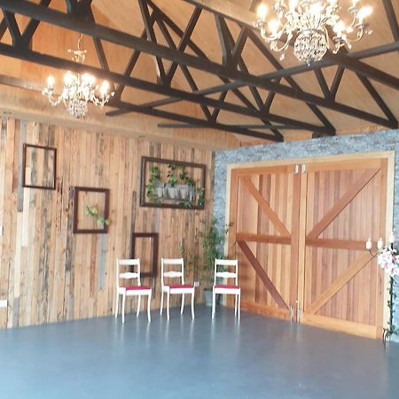 Accommodation At Lakeside Оамару Екстериор снимка