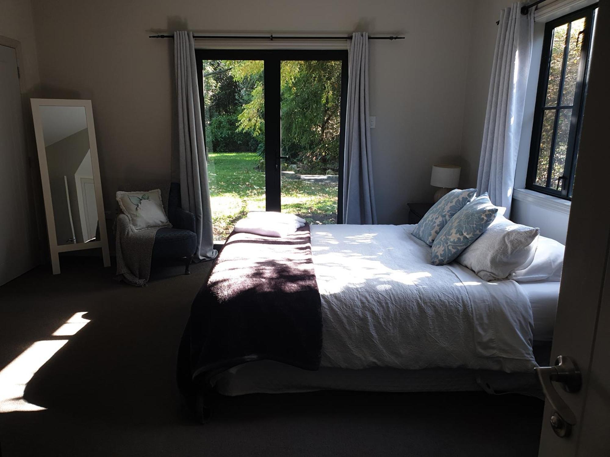 Accommodation At Lakeside Оамару Екстериор снимка